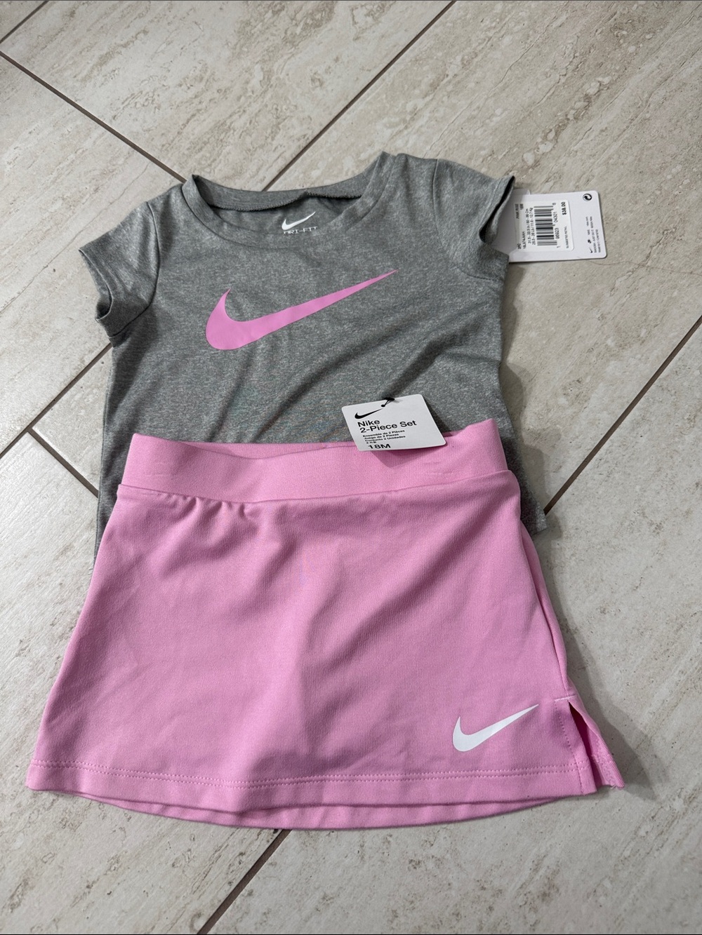 Nike Girls Grey & Pink Athletic Skort Set size 18 months .. nwt